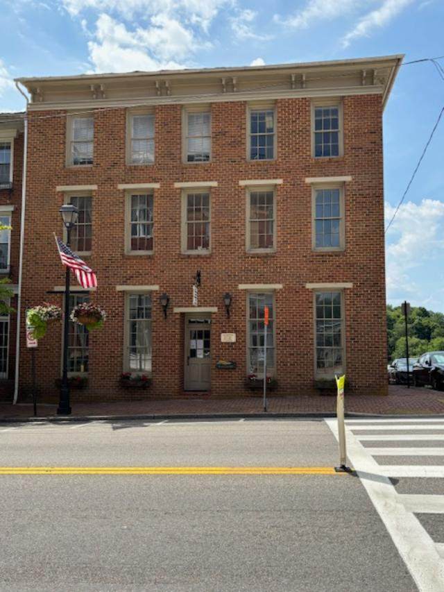 200 East Main Street - Photo 1