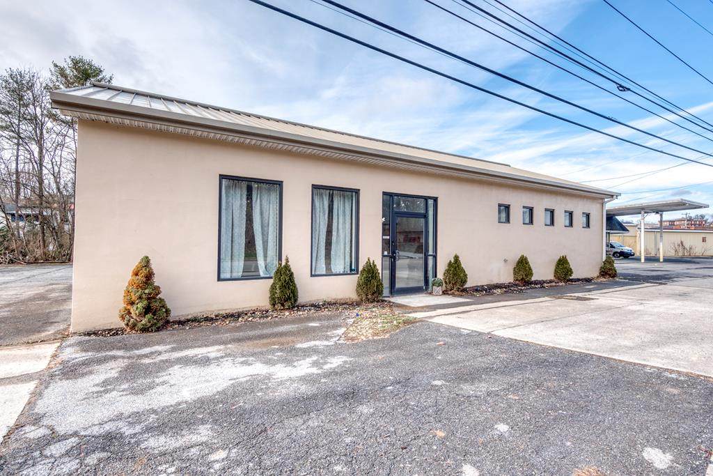 324 Commerce St. - Photo 1