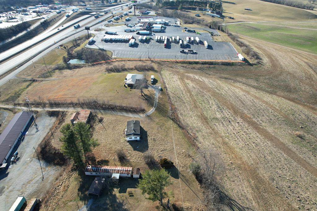 1404 E Lee Highway - Photo 1