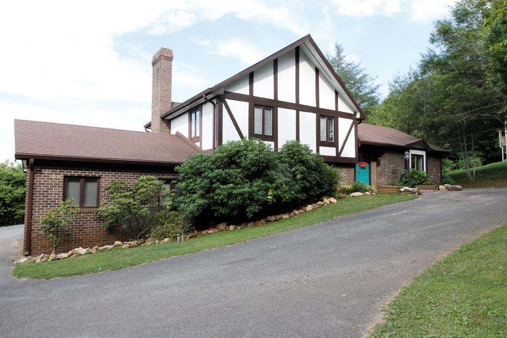 161 Roseland Rd - Photo 1
