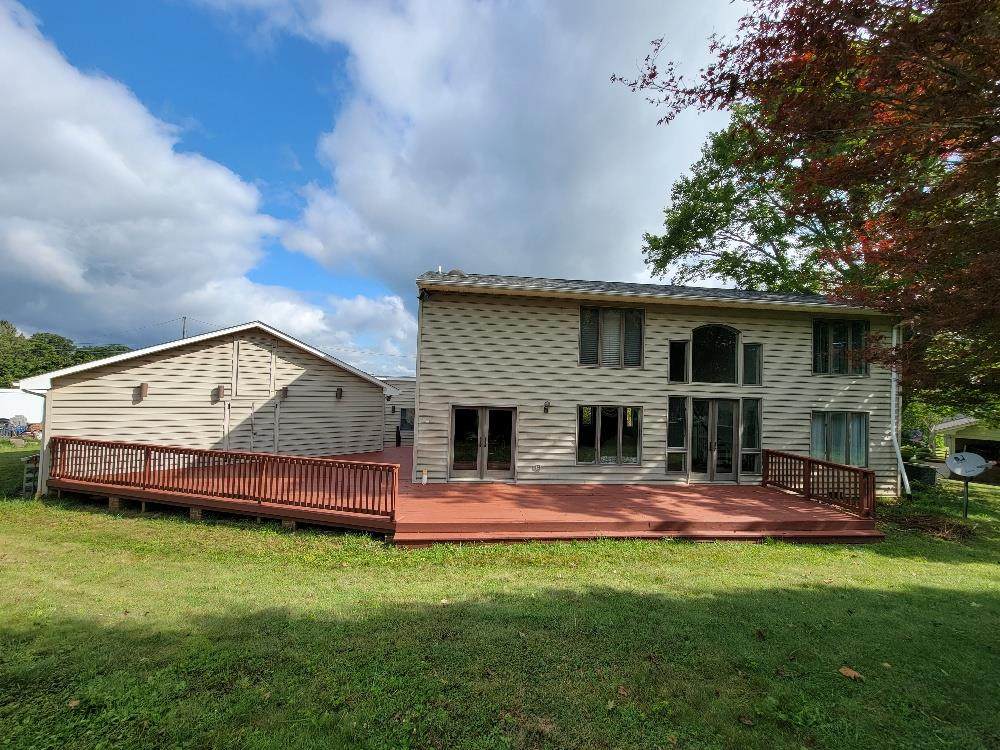 112 Oaklawn Ave - Photo 1