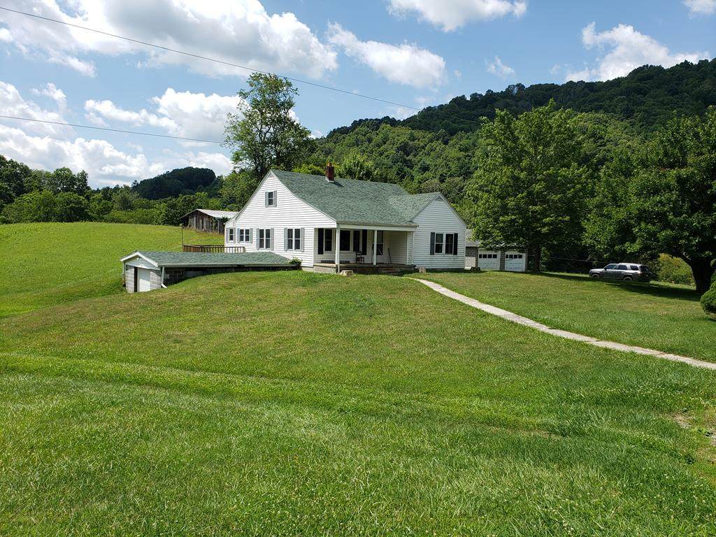 4427 Fox Creek Rd. - Photo 1
