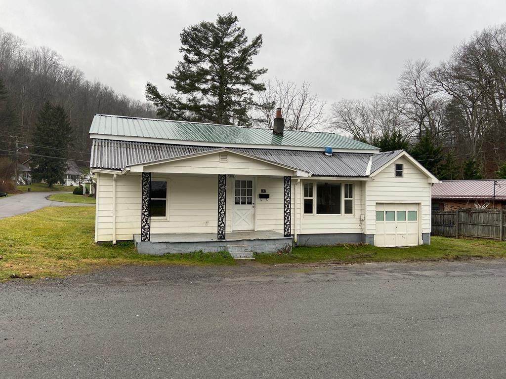 442 Brown Ave - Photo 1