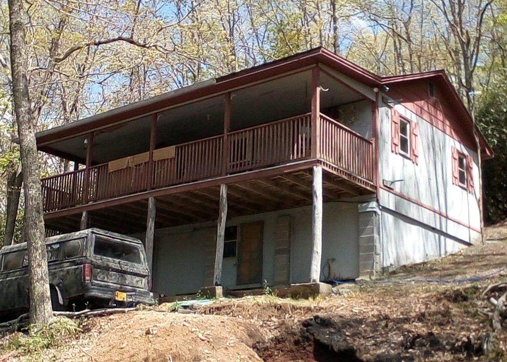 144 Blue Bird Ln - Photo 1