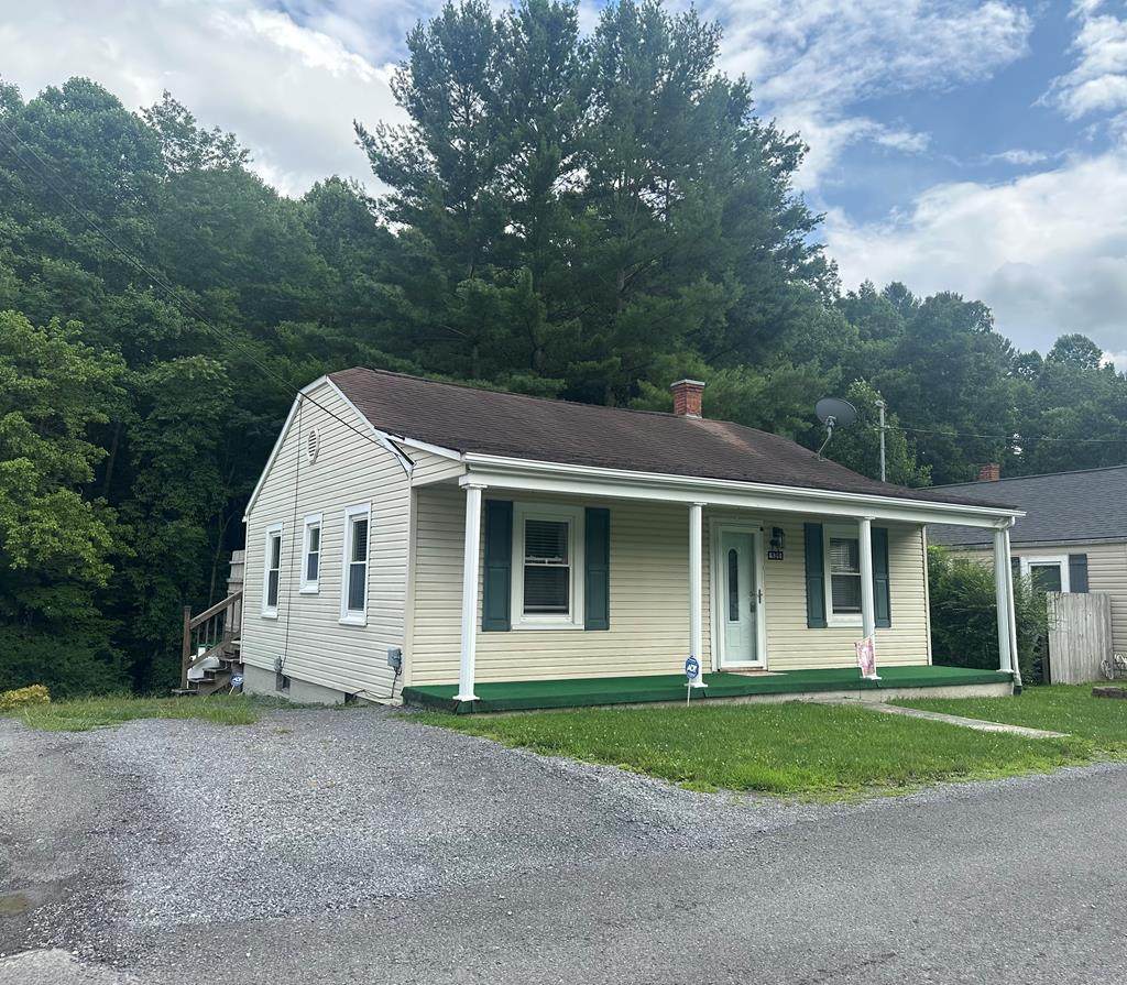 131 Gateway Drive - Photo 1