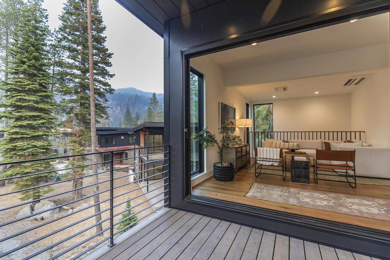 343 Palisades Circle - Photo 1