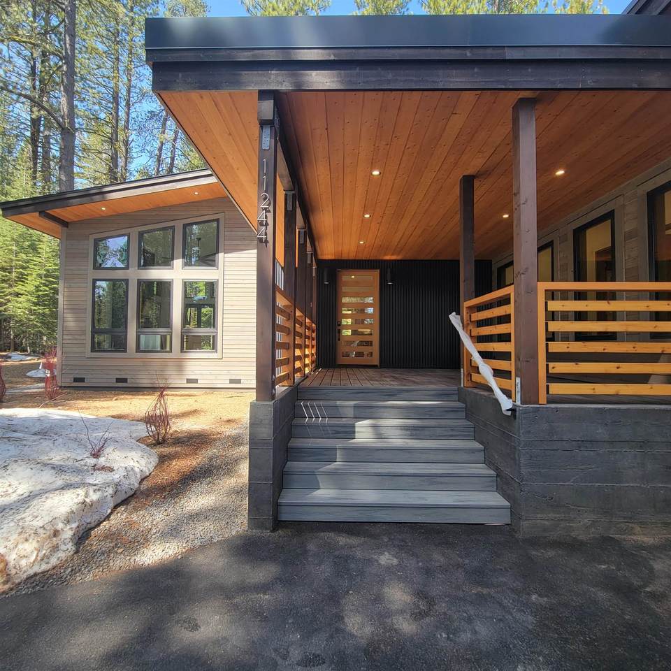 11244 Comstock Drive - Photo 1