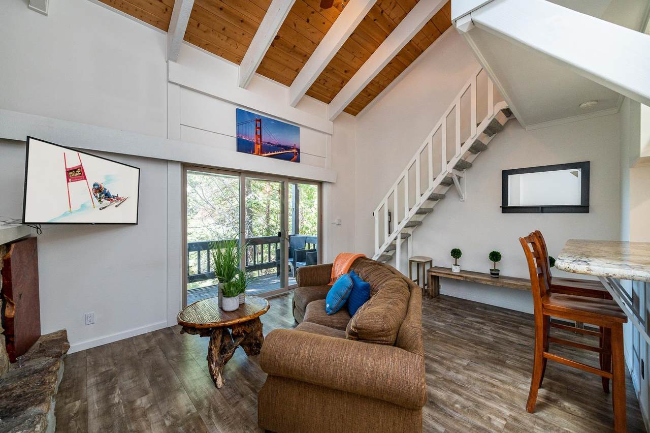 2755 North Lake Boulevard - Photo 1