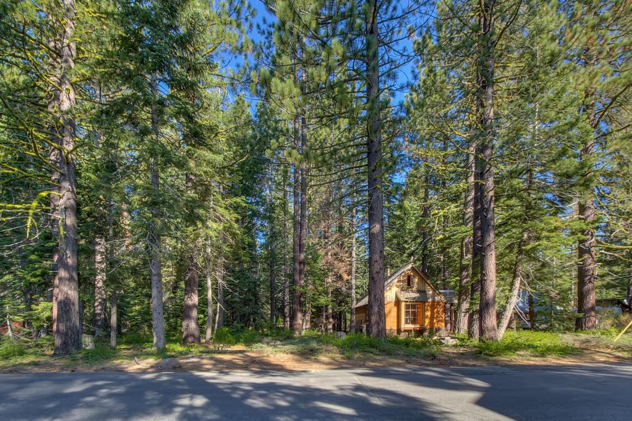 439 Park Avenue - Photo 1