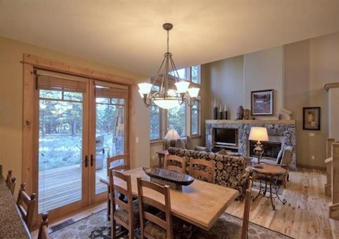 12570 Legacy Court - Photo 1