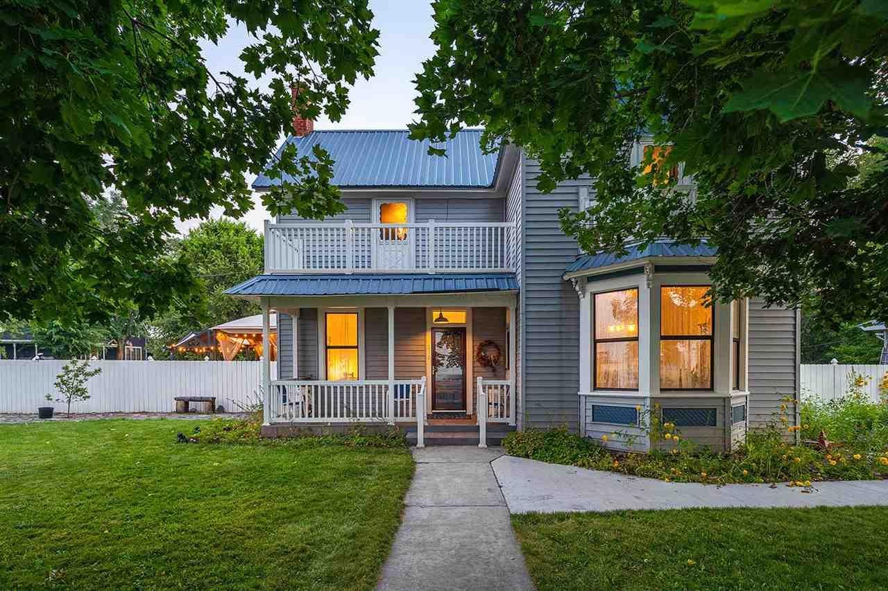810 Main Street - Photo 1