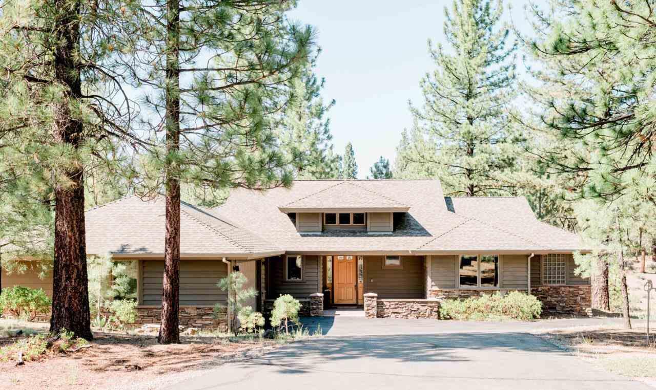 476 Emerald Point - Photo 1