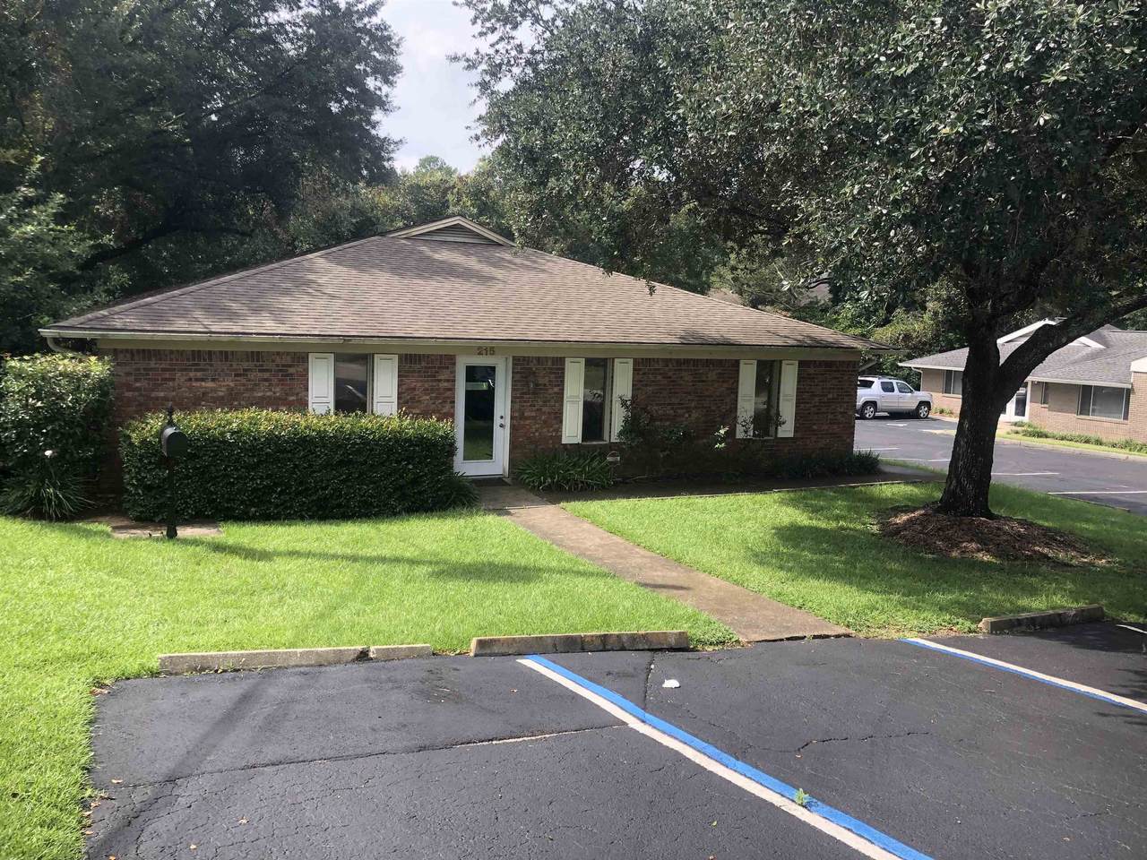 215 Delta Court - Photo 1