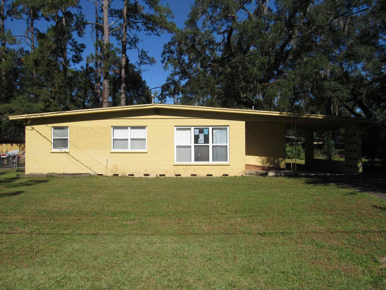 722 Apache Street - Photo 1