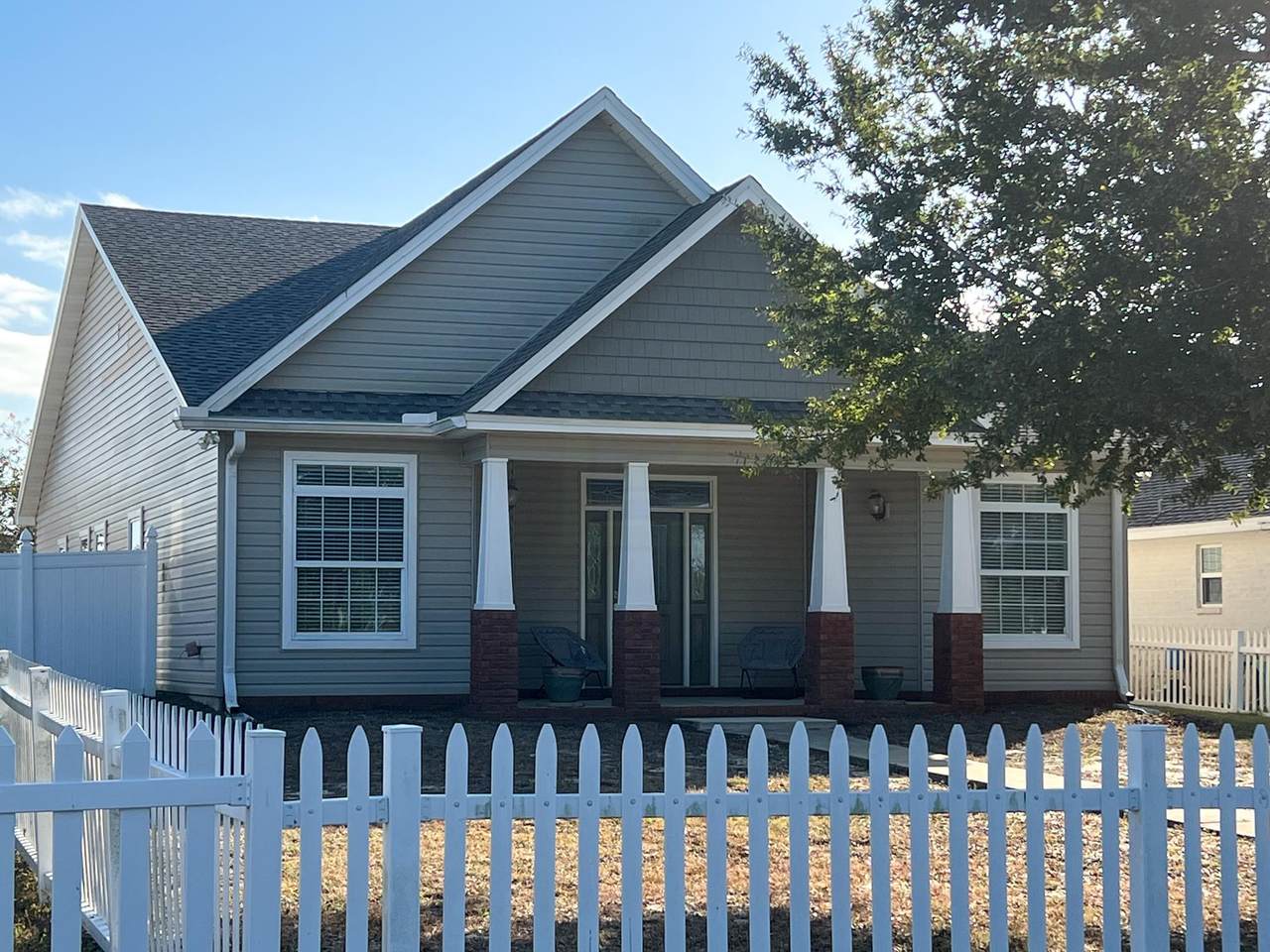 1019 11th Street - Photo 1