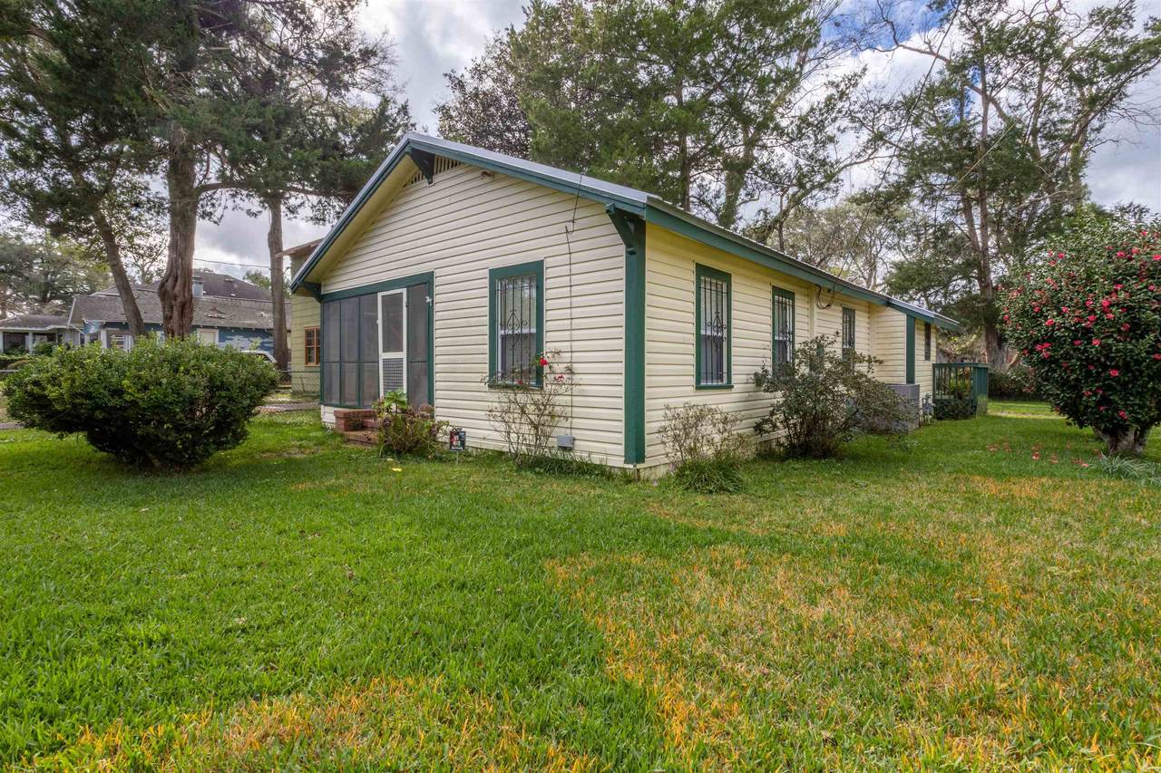 405 8th Avenue - Photo 1