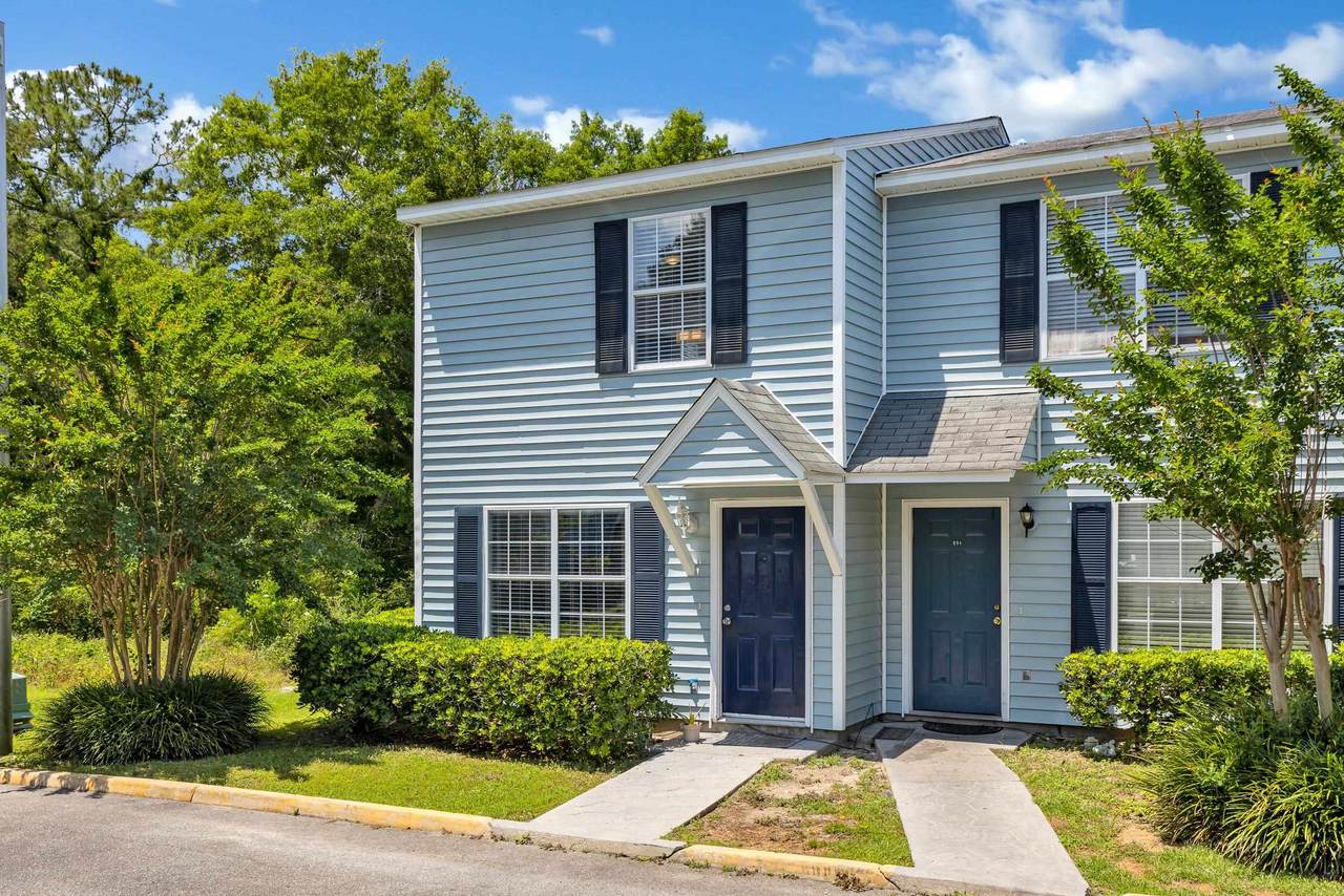 692 Timberwood E Circle - Photo 1