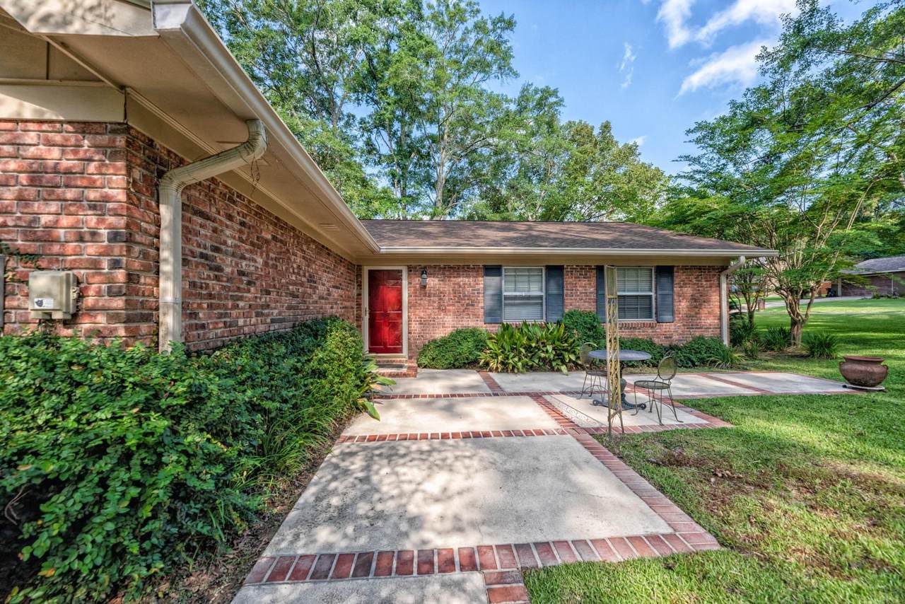 1645 Hedgefield Court - Photo 1