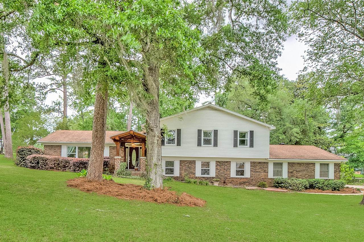 3086 Waterford Drive - Photo 1