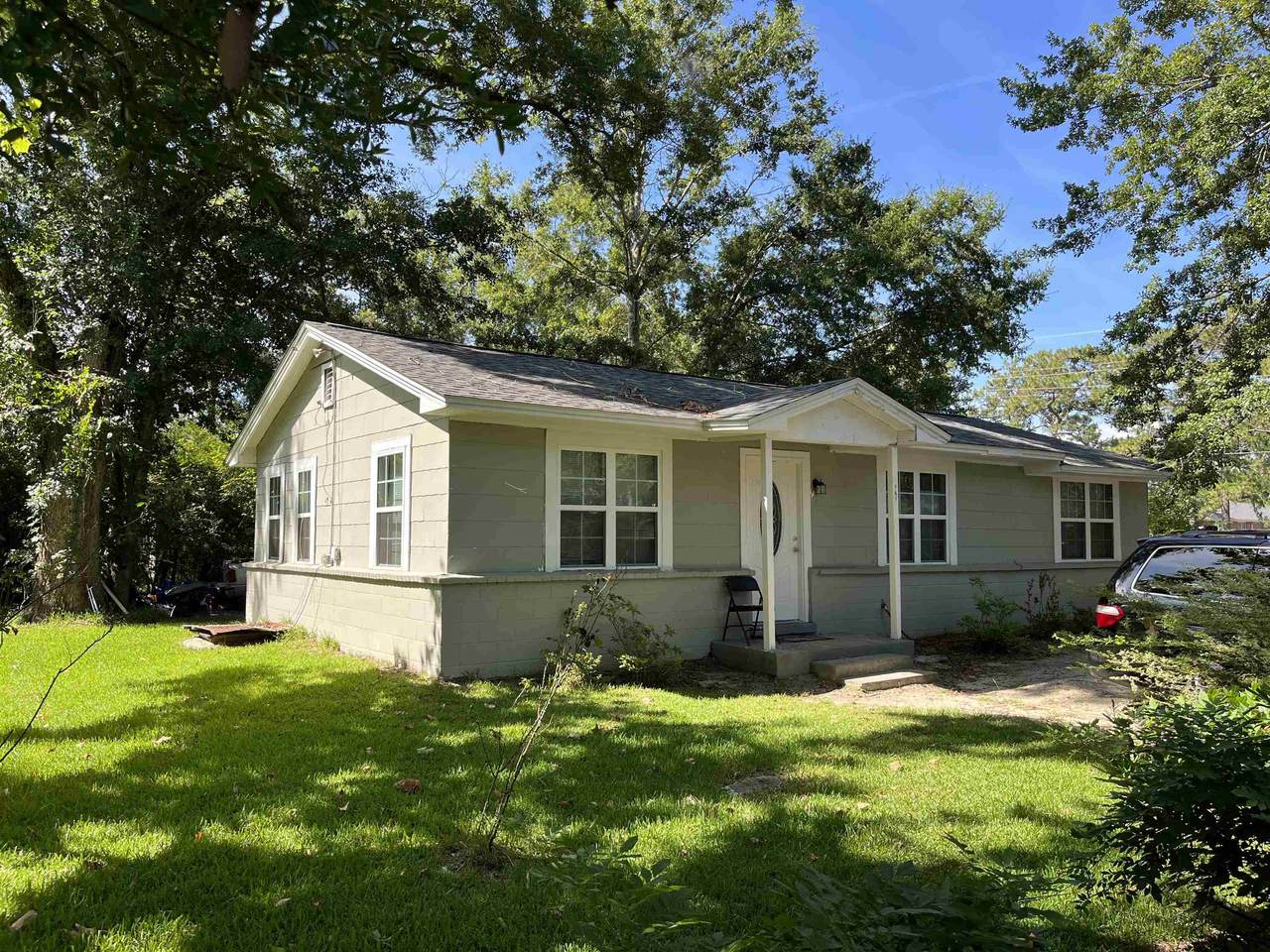 370 Broad Avenue - Photo 1