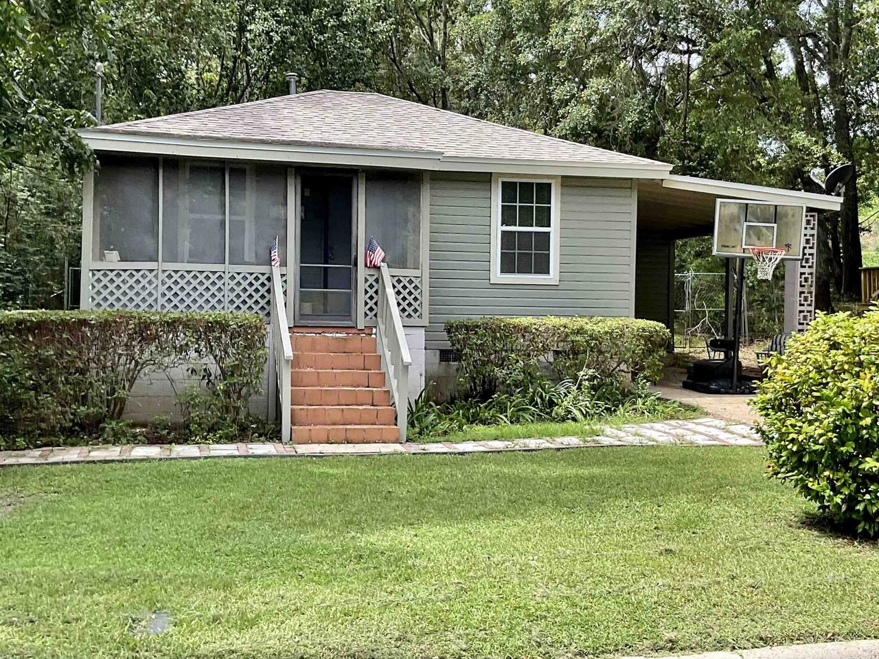 1401 Elberta Drive - Photo 1