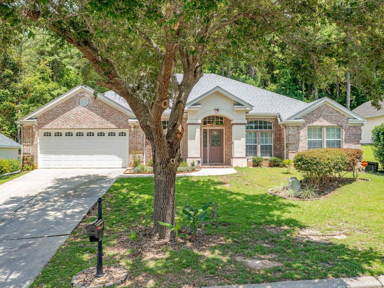 817 Eagle View Drive - Photo 1