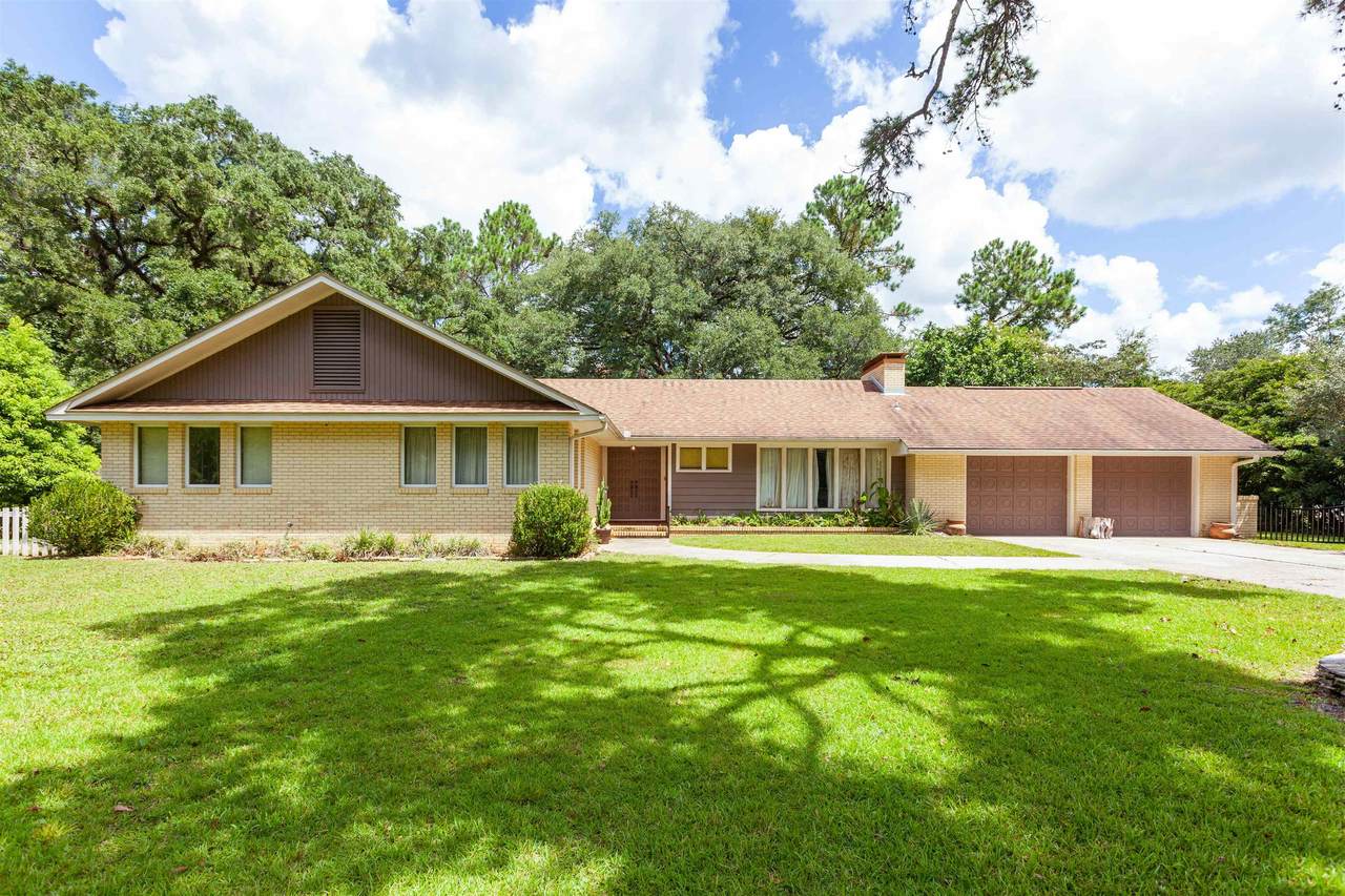 1206 Sarasota Drive - Photo 1