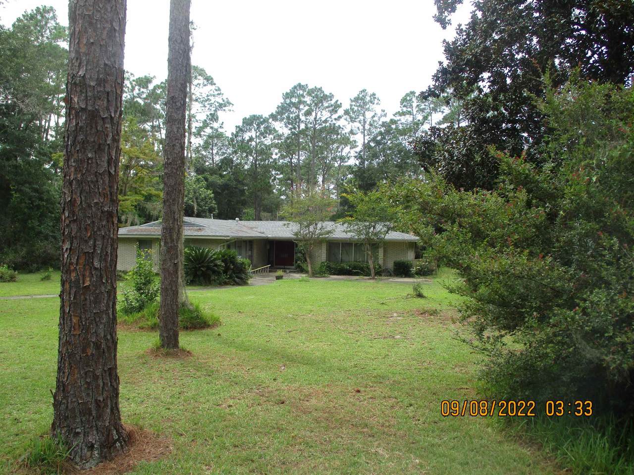 211 Dogwood Way - Photo 1