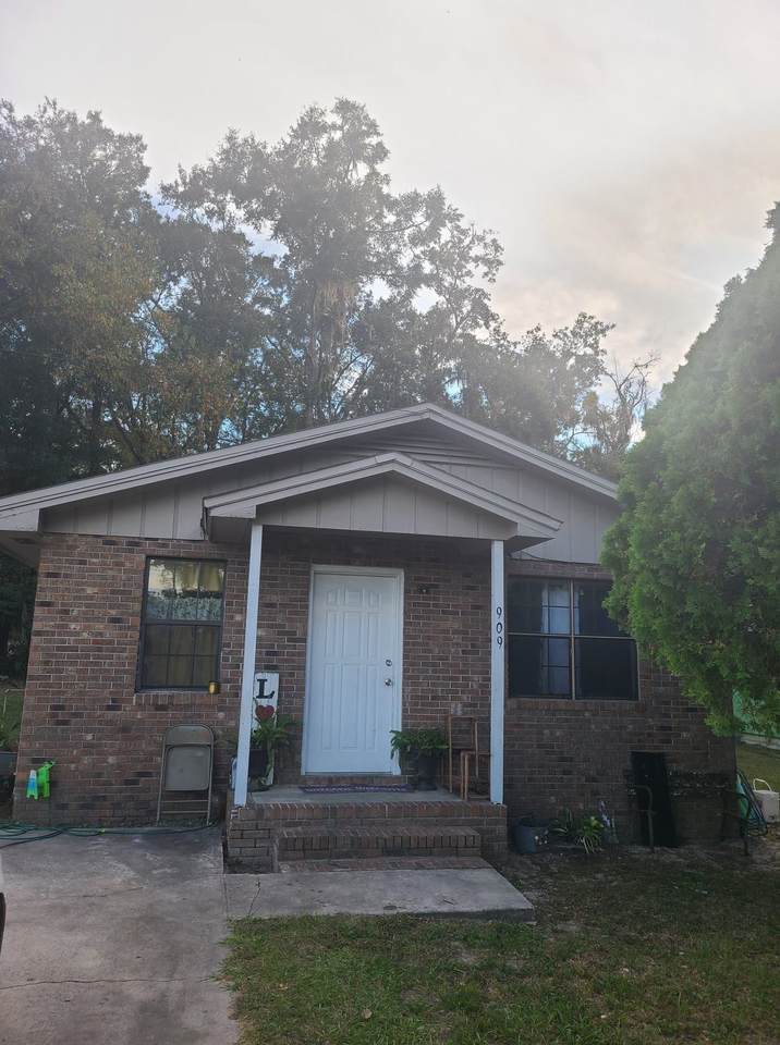 909 E Bay Street Road - Photo 1