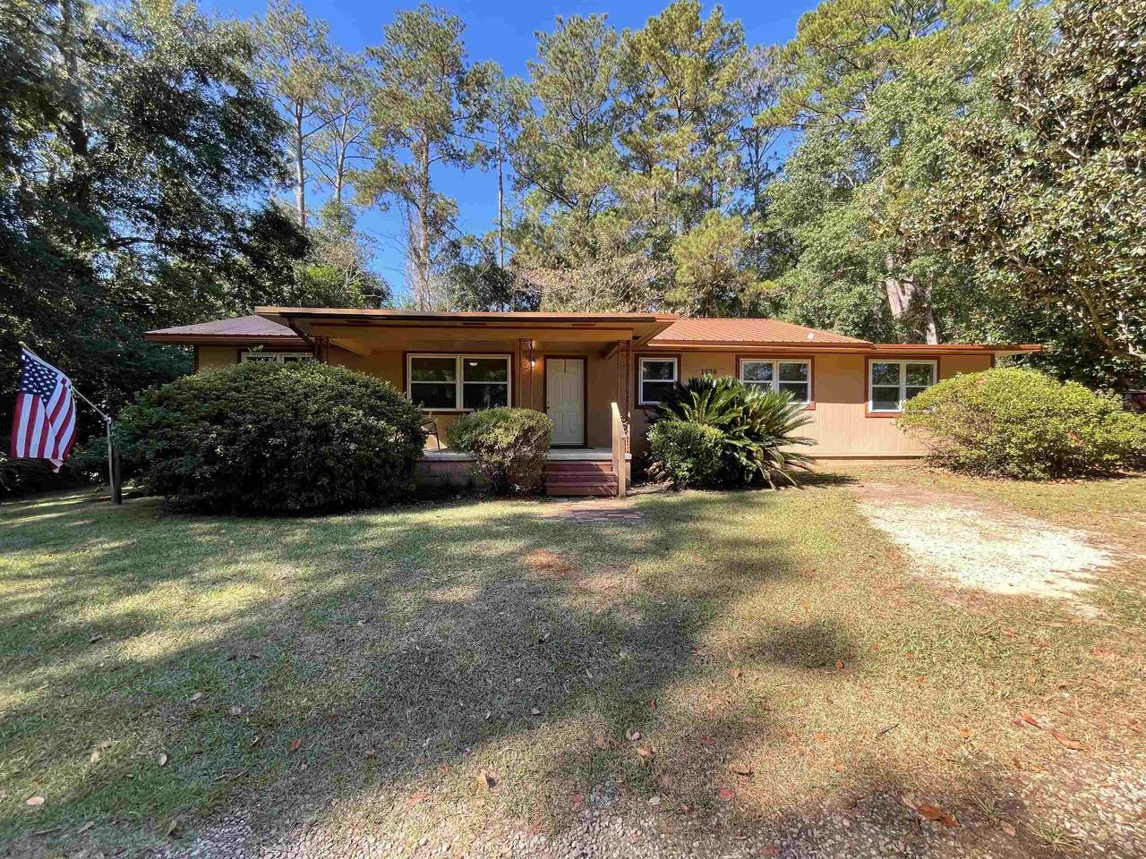 1526 Highland Drive - Photo 1