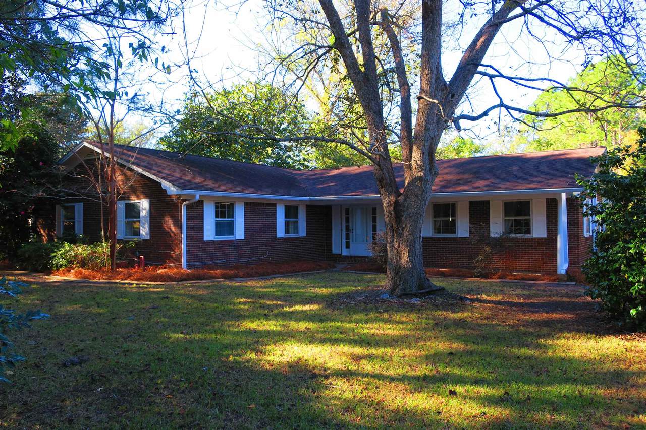 2040 Queenswood Drive - Photo 1