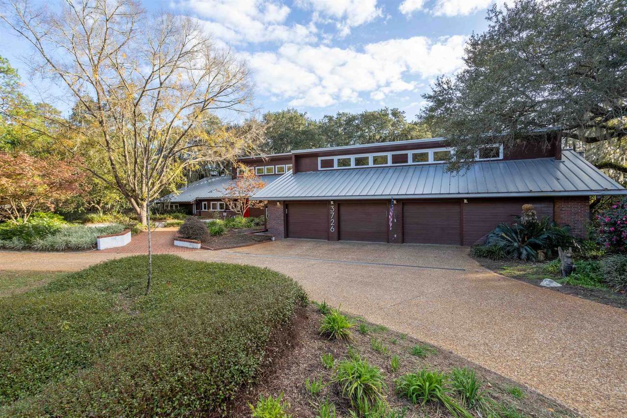3726 Lakeview Drive - Photo 1