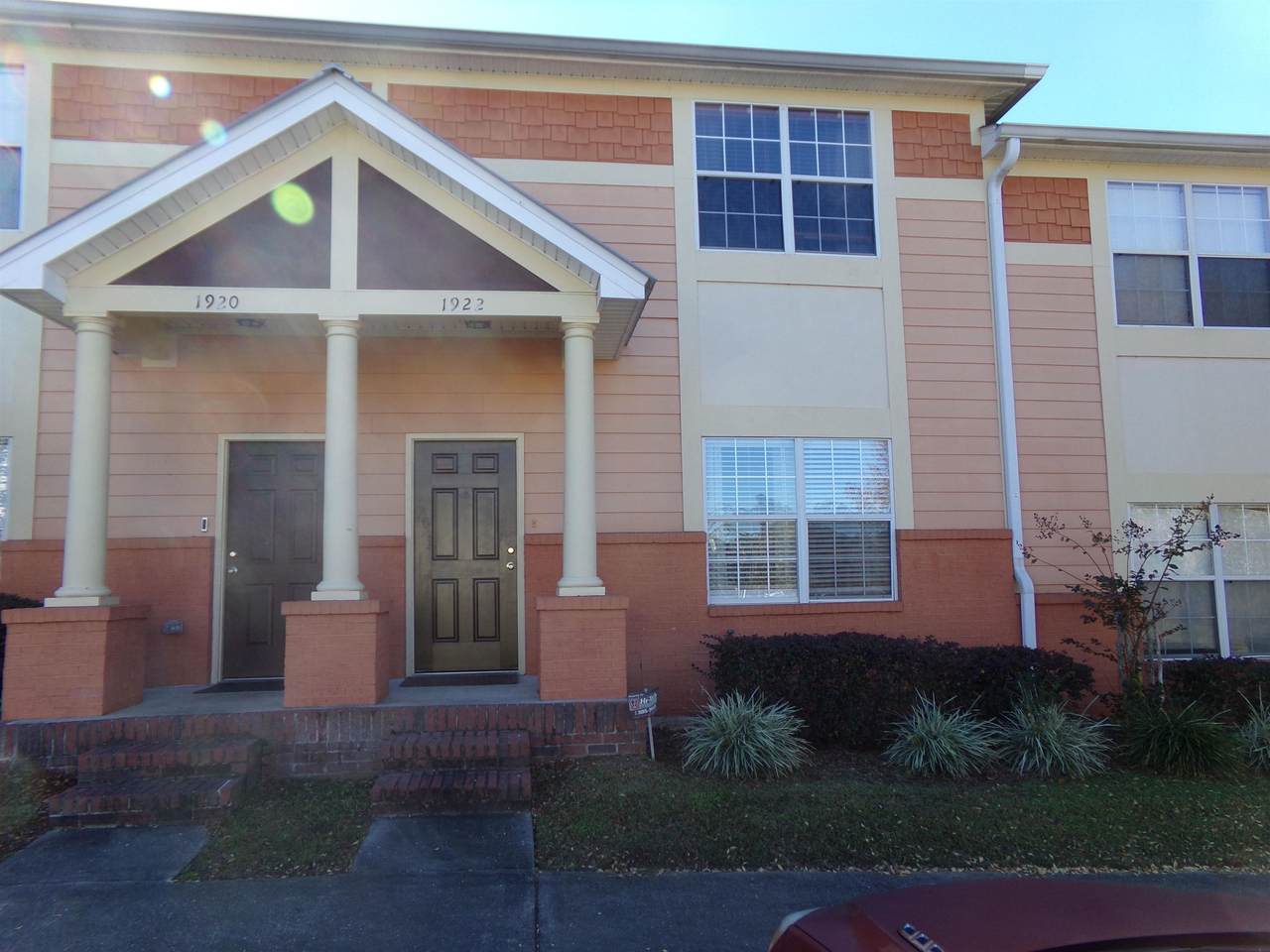 1922 Honolulu Lane - Photo 1