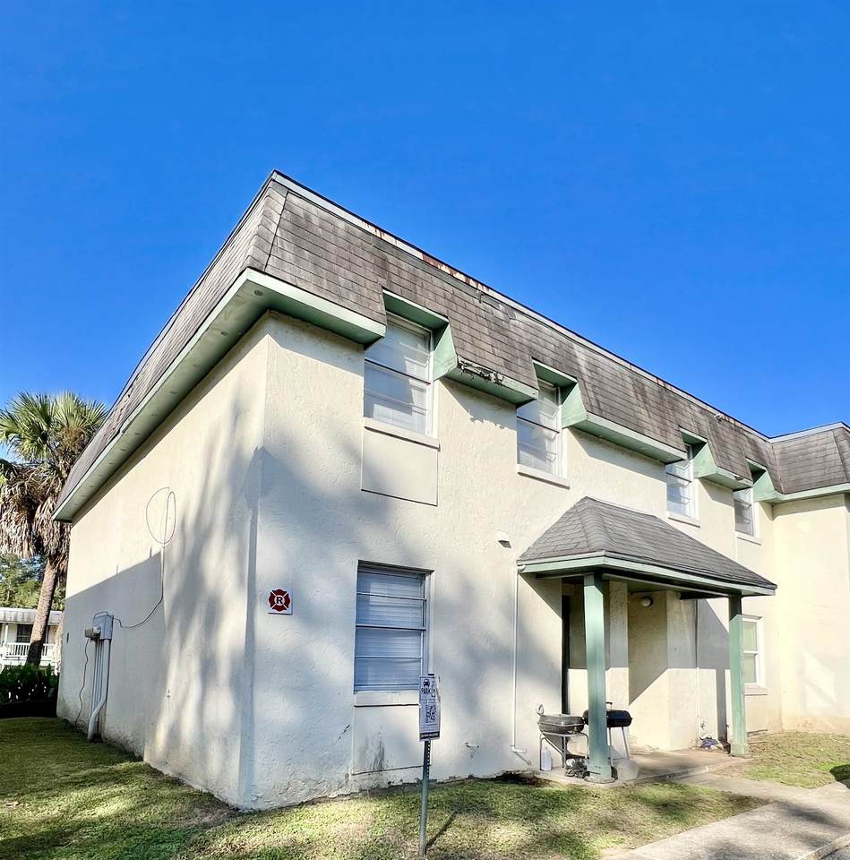 2325 Pensacola Street - Photo 1