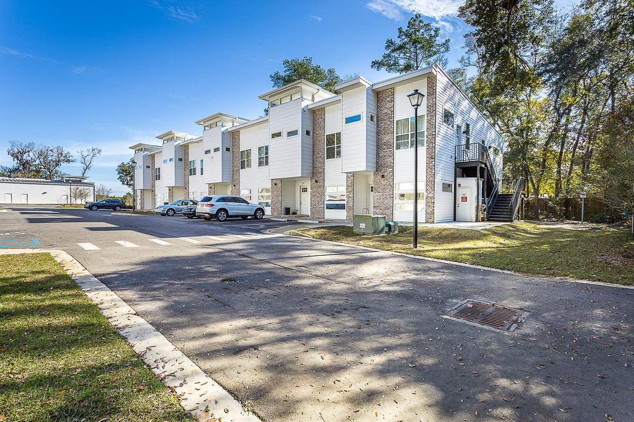 2176 Capital Circle - Photo 1