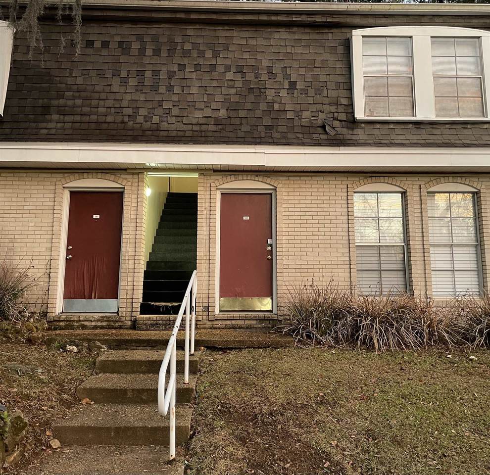 2020 Continental Avenue - Photo 1