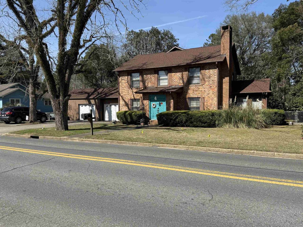 306 9Th Avenue - Photo 1