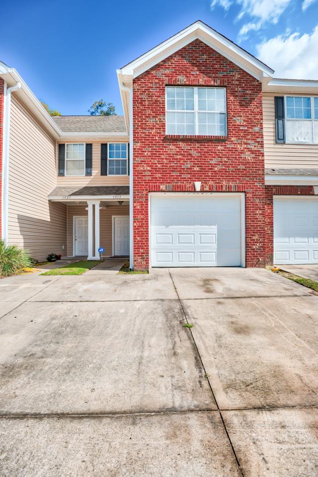 1561 Crescent Hills - Photo 1