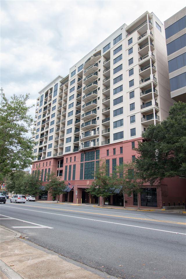 121 Monroe - Photo 1