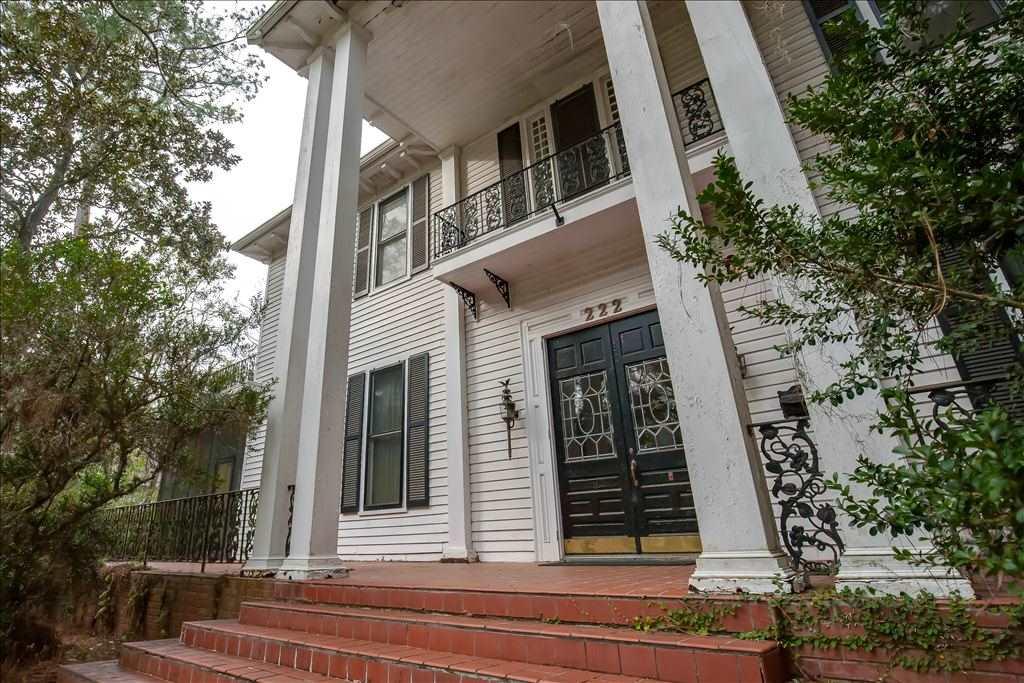 222 King - Photo 1
