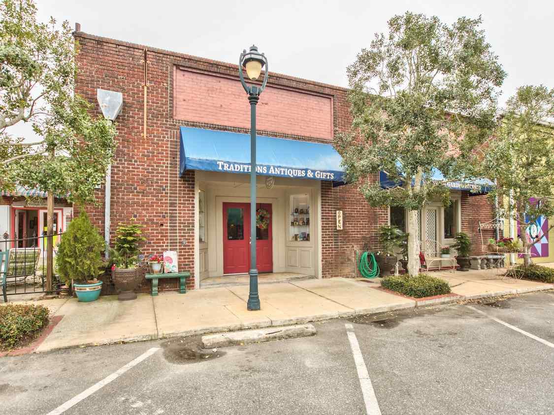 206 Main - Photo 1