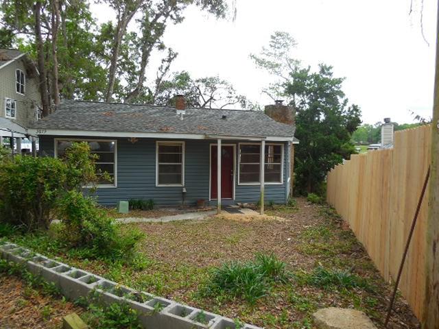 3879 Edgewater - Photo 1