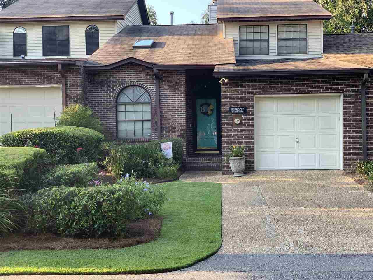 1424 Denholm - Photo 1