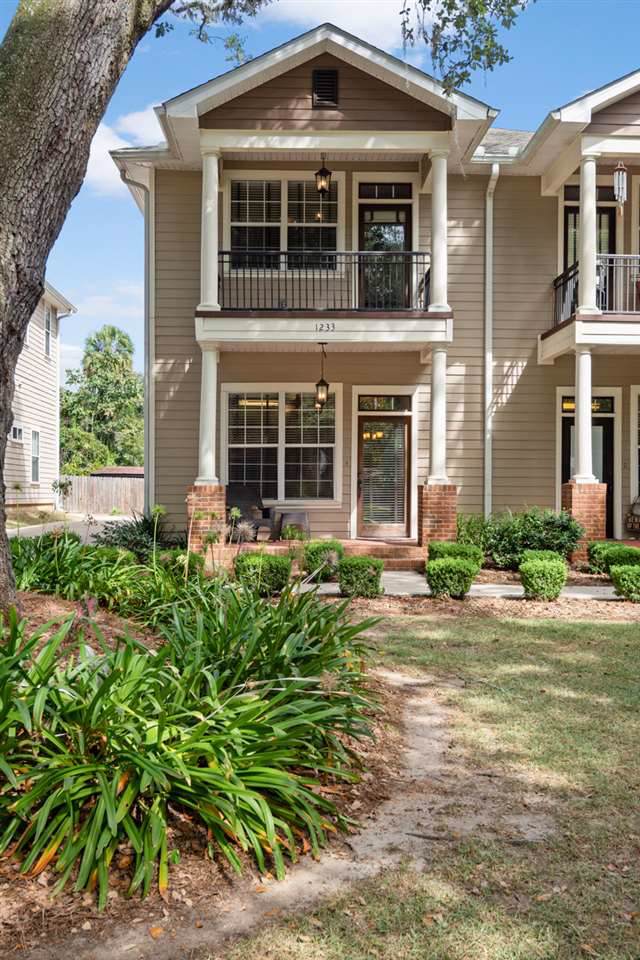 1233 Duval - Photo 1