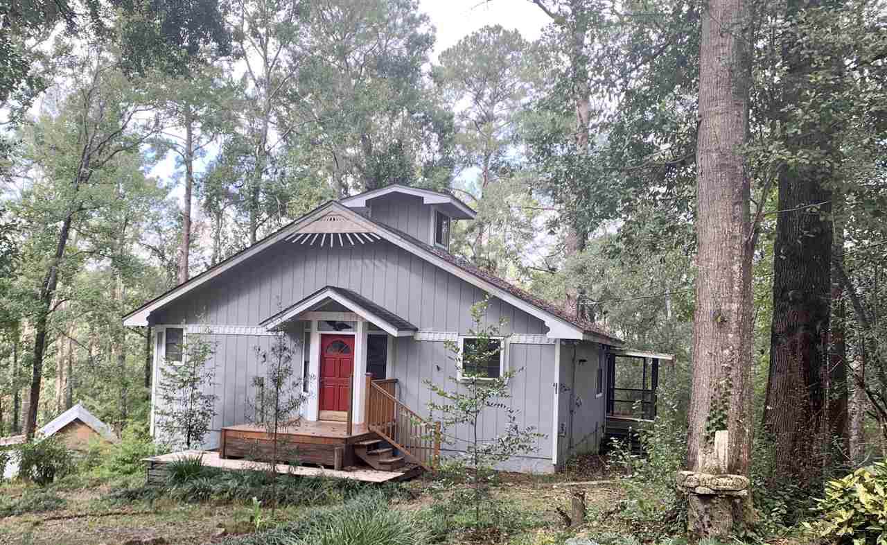 728 Riverview - Photo 1