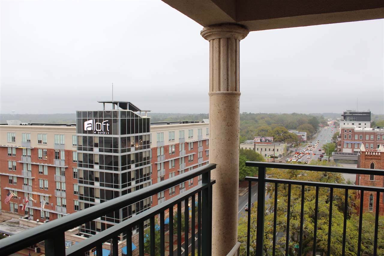 121 Monroe - Photo 1