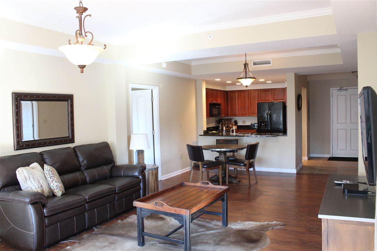 121 Monroe - Photo 1