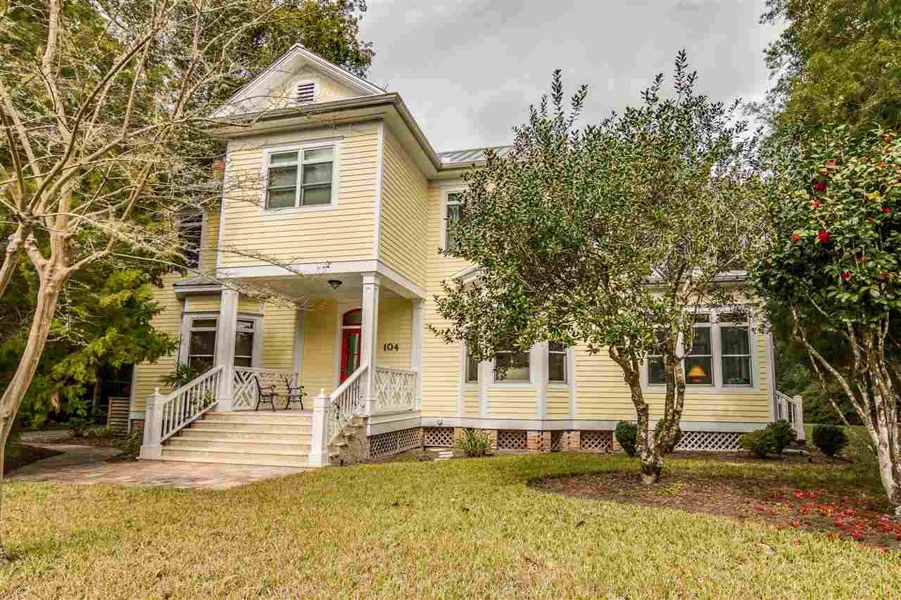 104 Rose Street - Photo 1