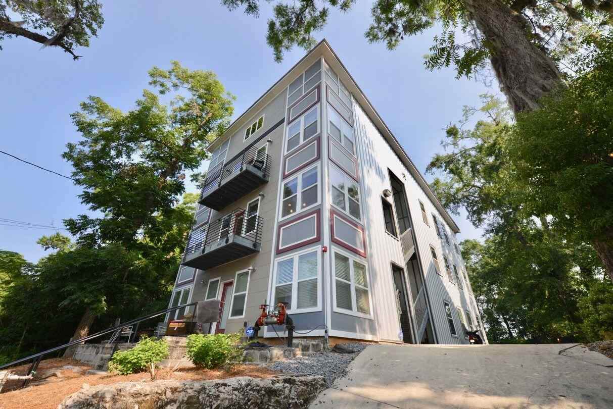 454 Saint Francis Street - Photo 1