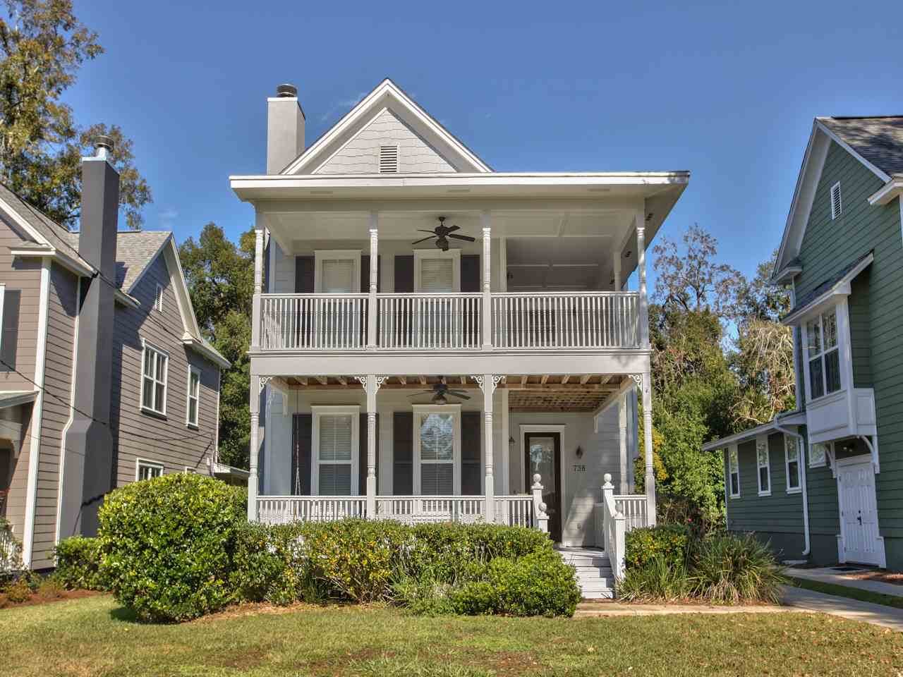738 College Avenue - Photo 1